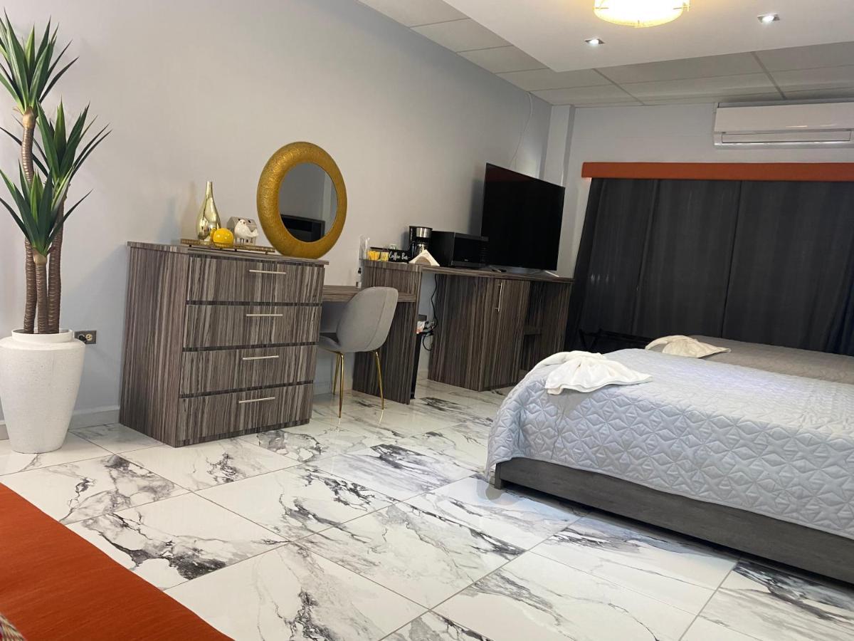 Itza-Bella Suites Isabela Bagian luar foto